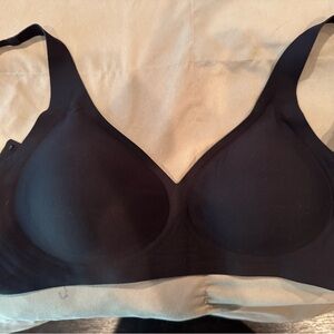 Elegant Black Seamless Jelly Bra
